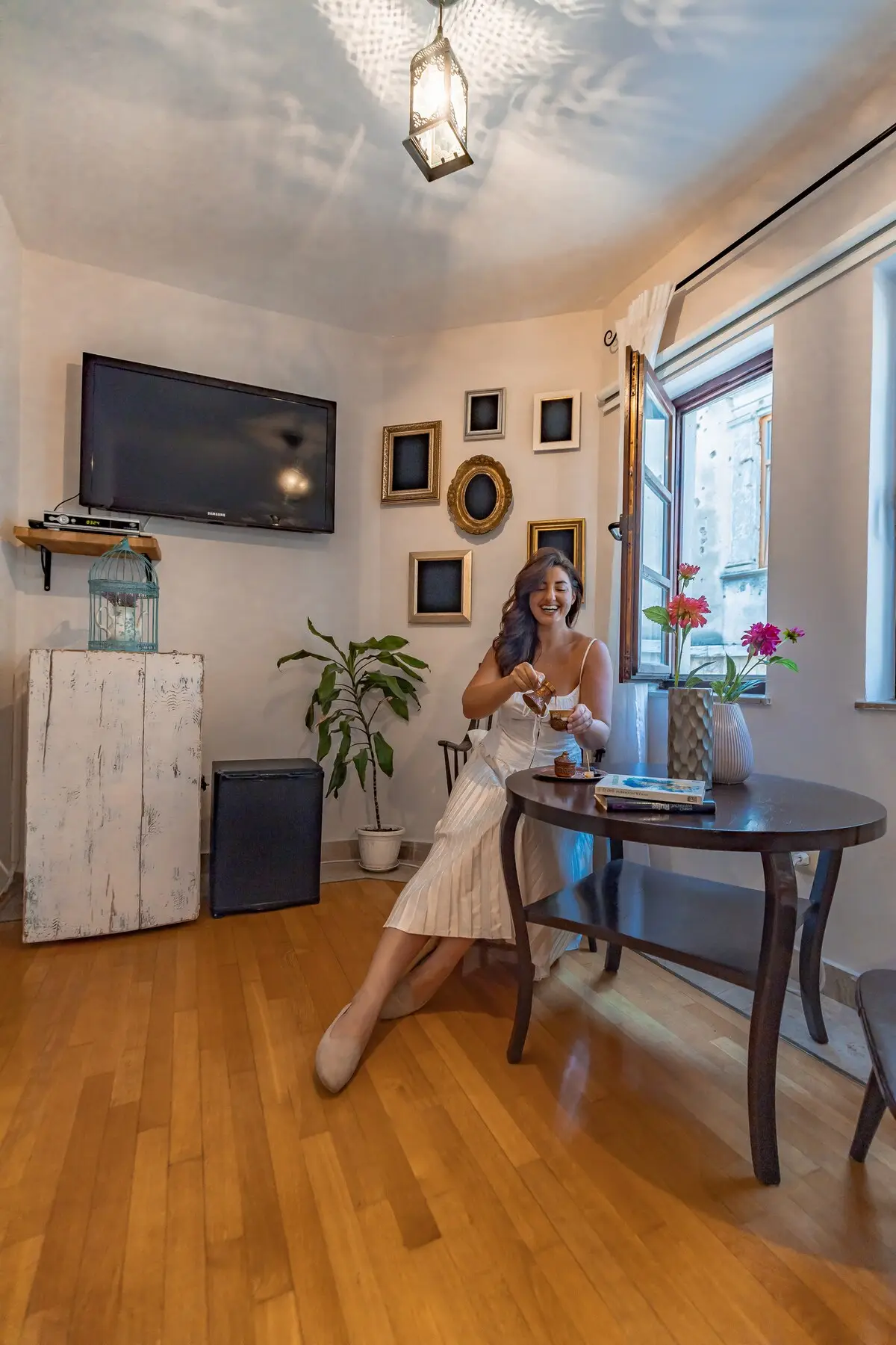 Downtown Vintage Room 1 (Old Town)