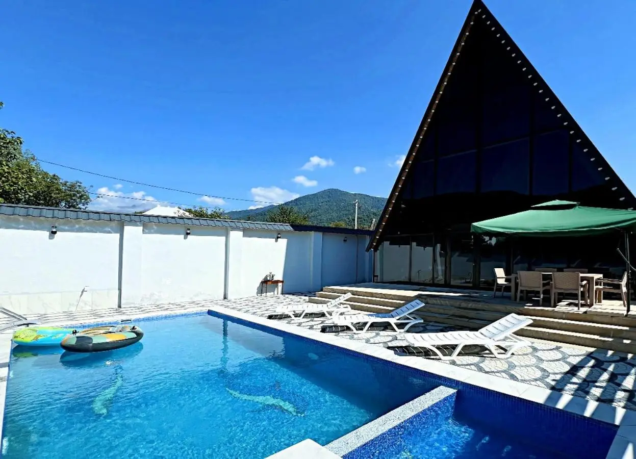 ES Dream A-Frame Cabin