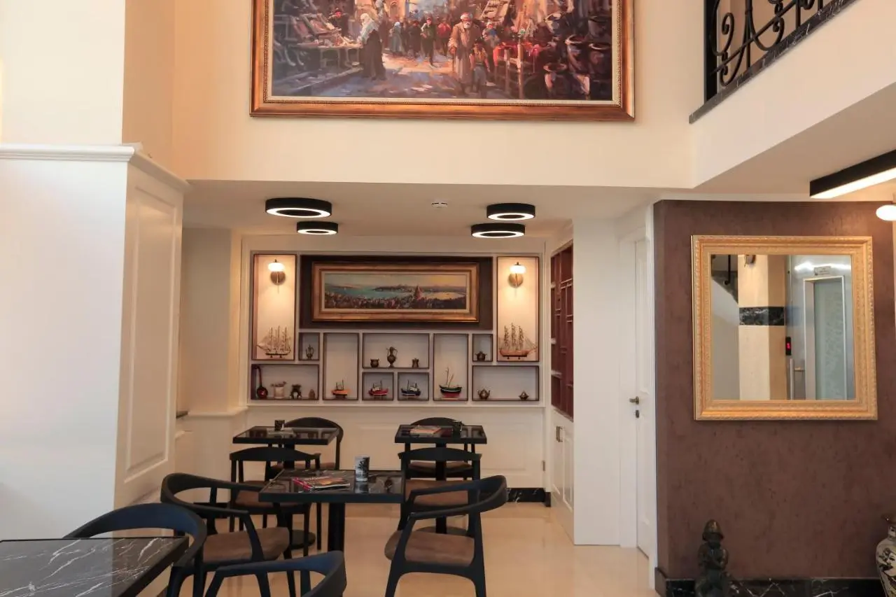 Art Nouveau Pera