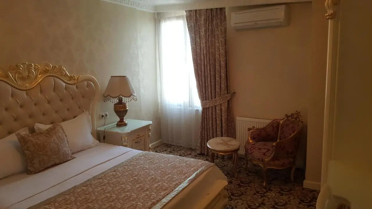 Best Town Hotel