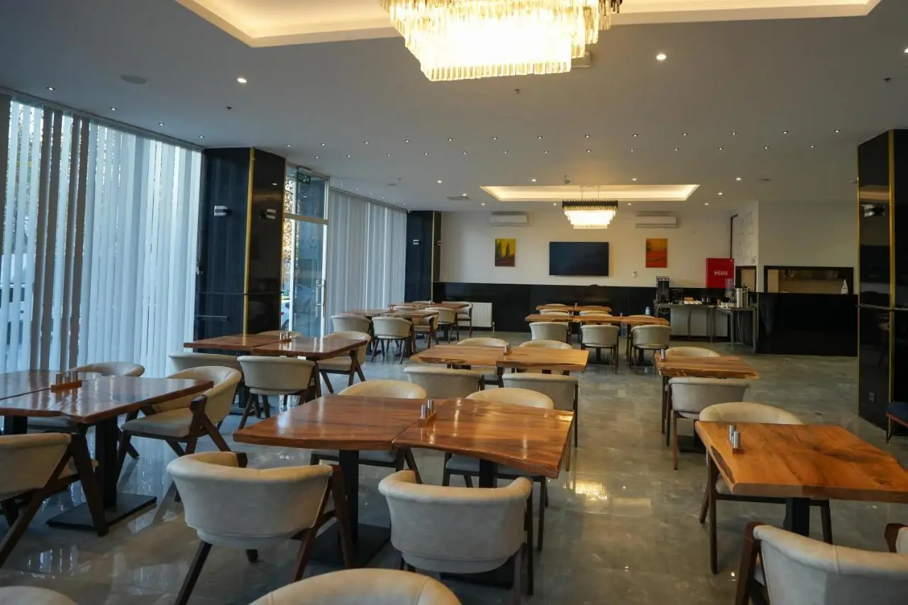 Business Life Hotel Güneşli
