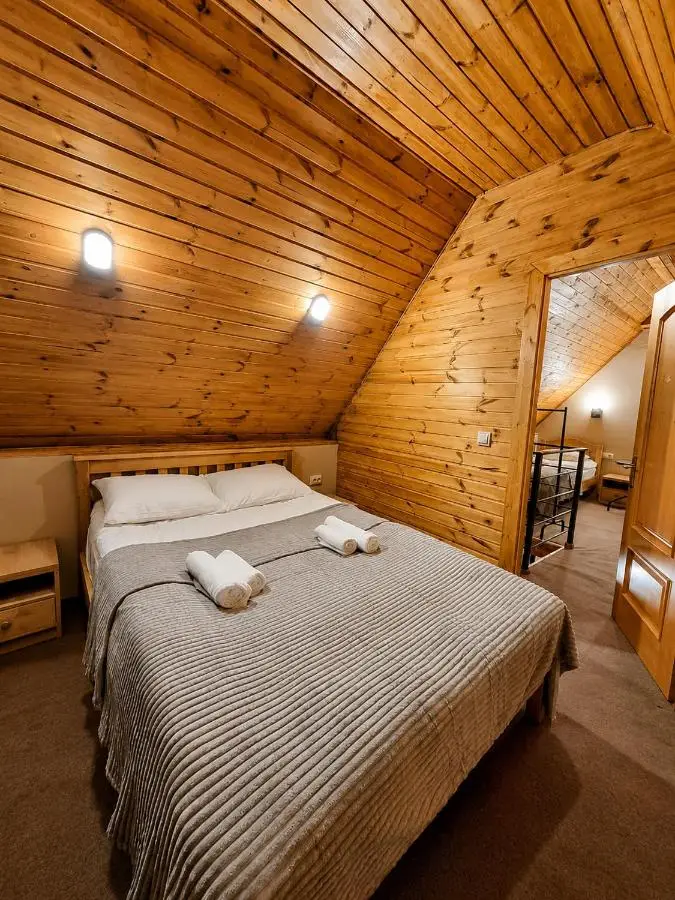Gergeti wood -hut for 4 people