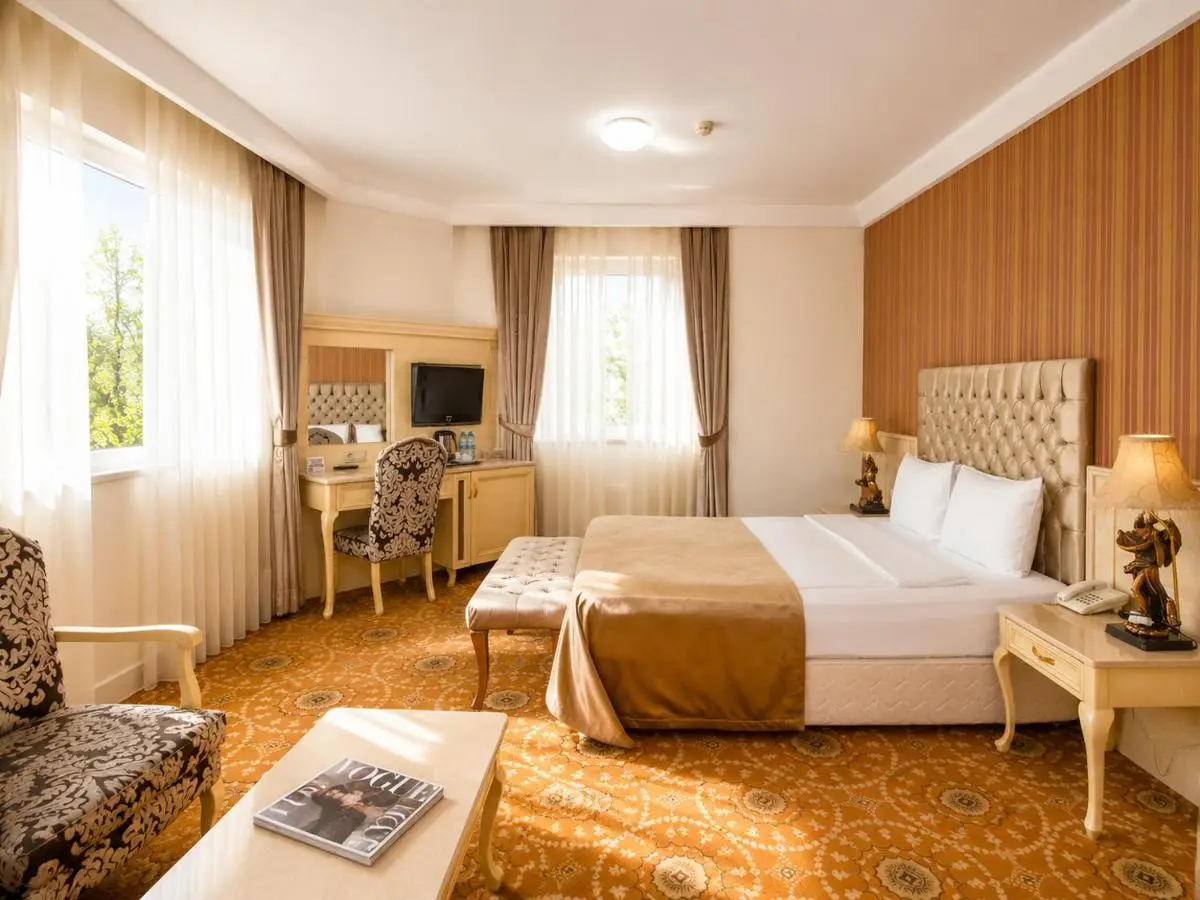 Atropat Old City Hotel