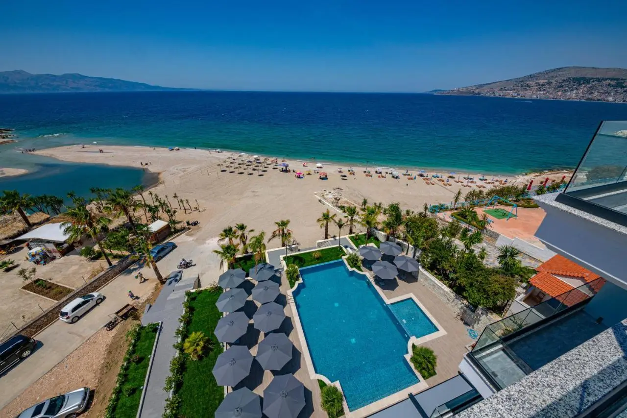 El Primero Hotel