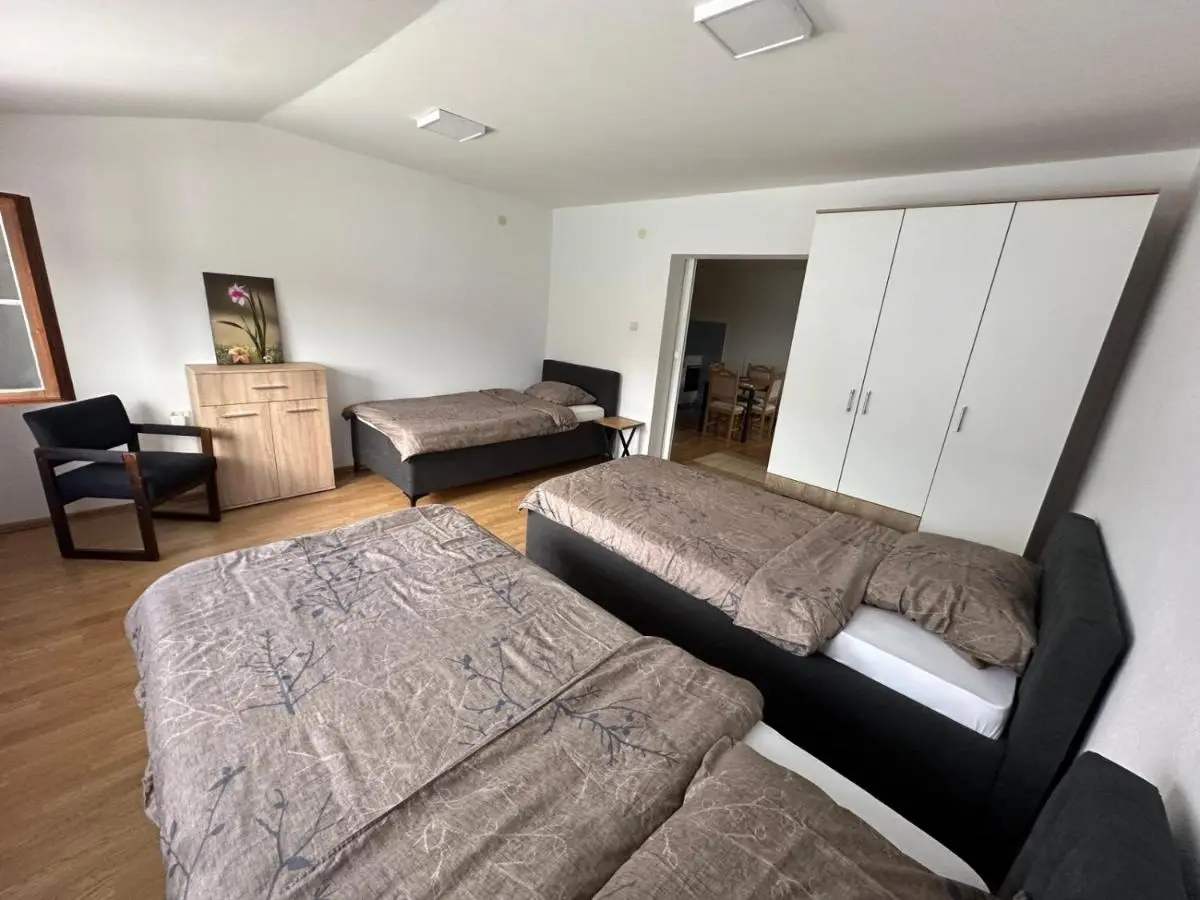 AB Apartmani Radešine