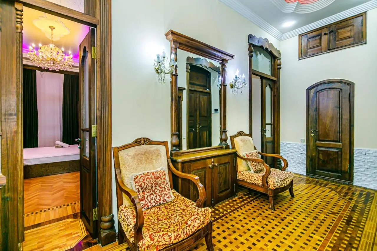 Targovu 4 Room Malakan Garden