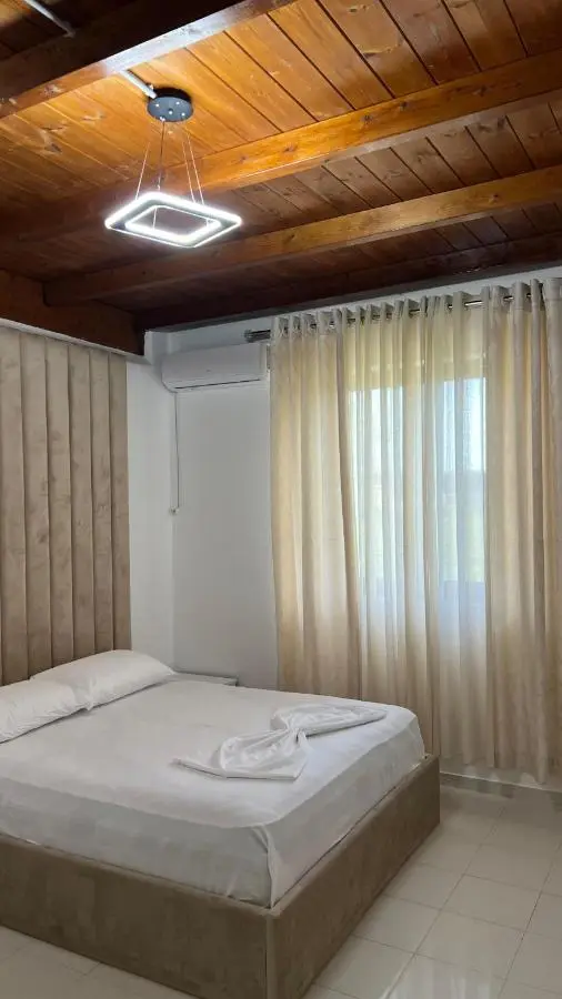 Windmill Shkodra Gesthouse Camping & Grill