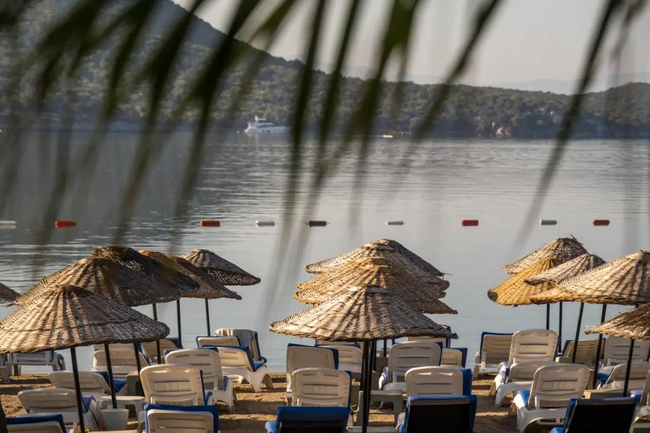 Costa Bitezhan Beach Hotel