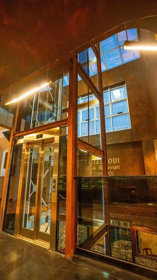 GJUHADOLI HOTEL Restaurant