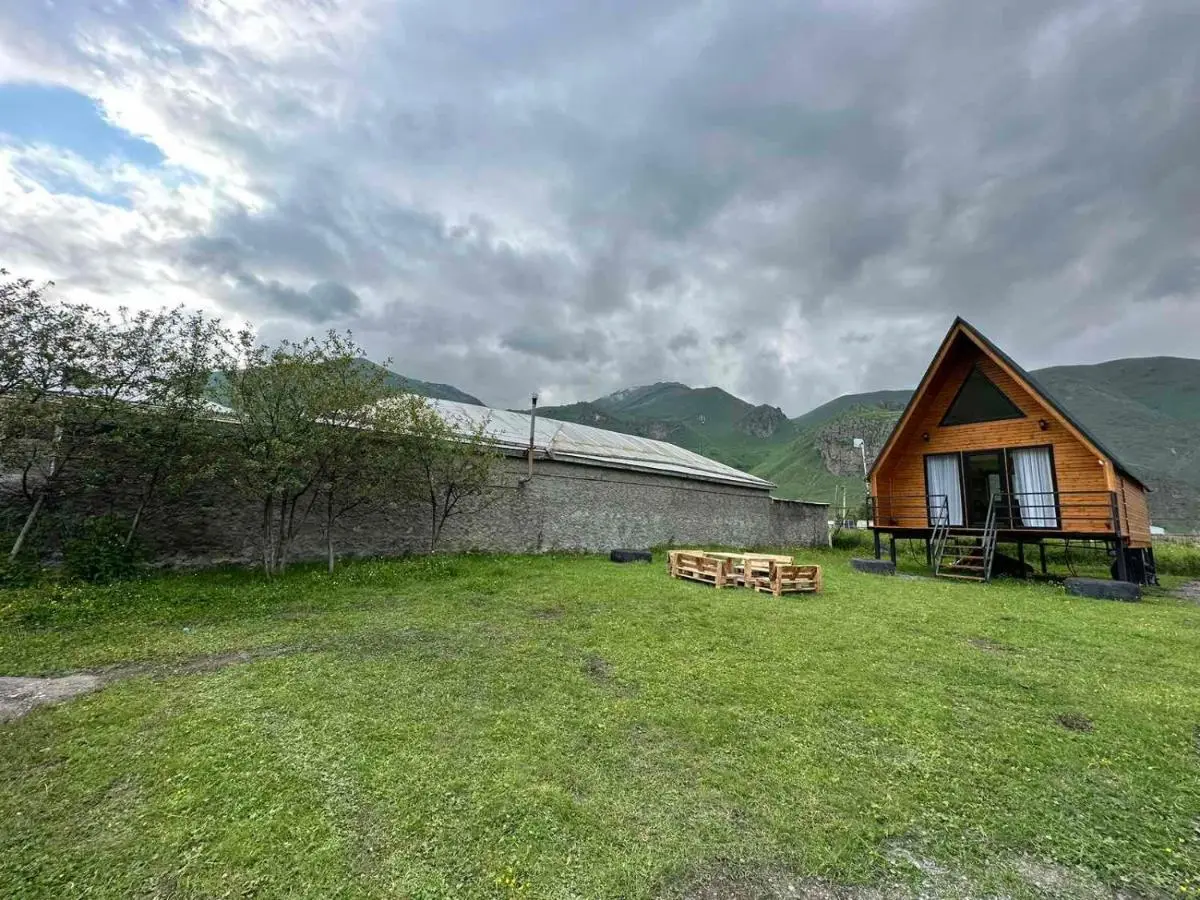 Thomas' Hut