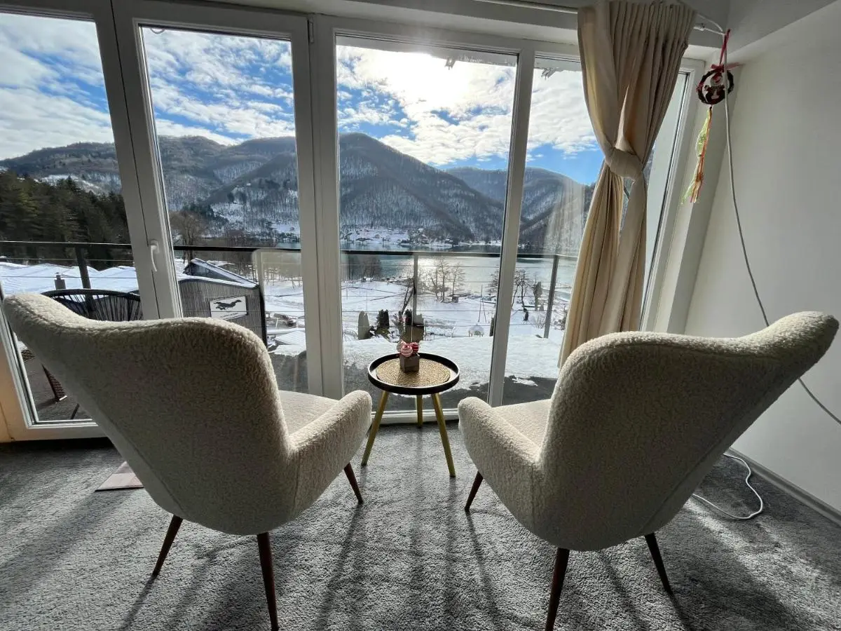 Royal Town Luxury with Panoramic View Wake up to breathtaking lake views and pure tranquility