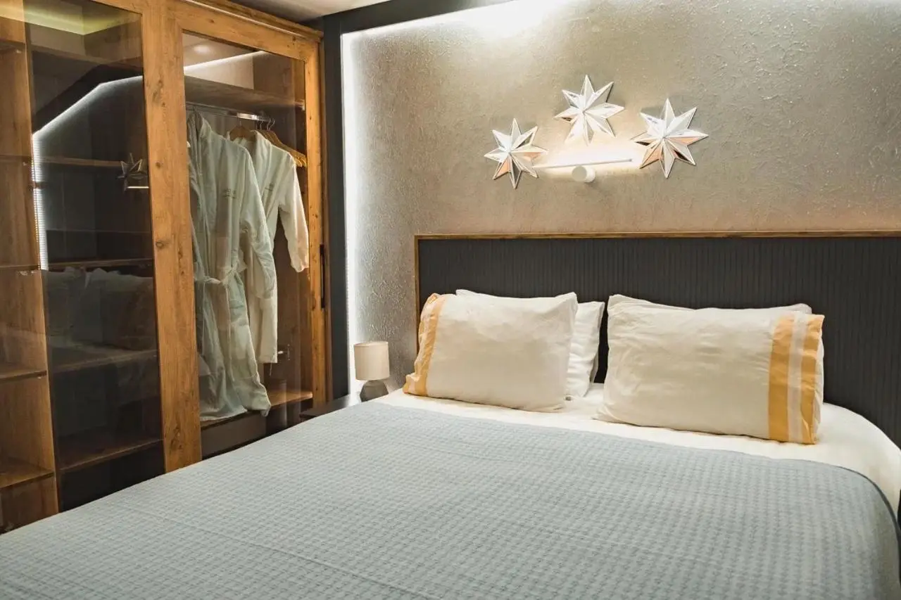 ONLY ONE Suites & Residences