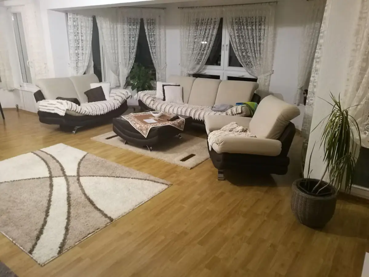 Go2Bihac Villa, 8 bedrooms, 7 bath, 10 aircon.