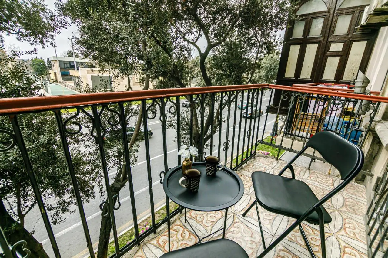 Fourseasons Apartment F1 Track & Sea View