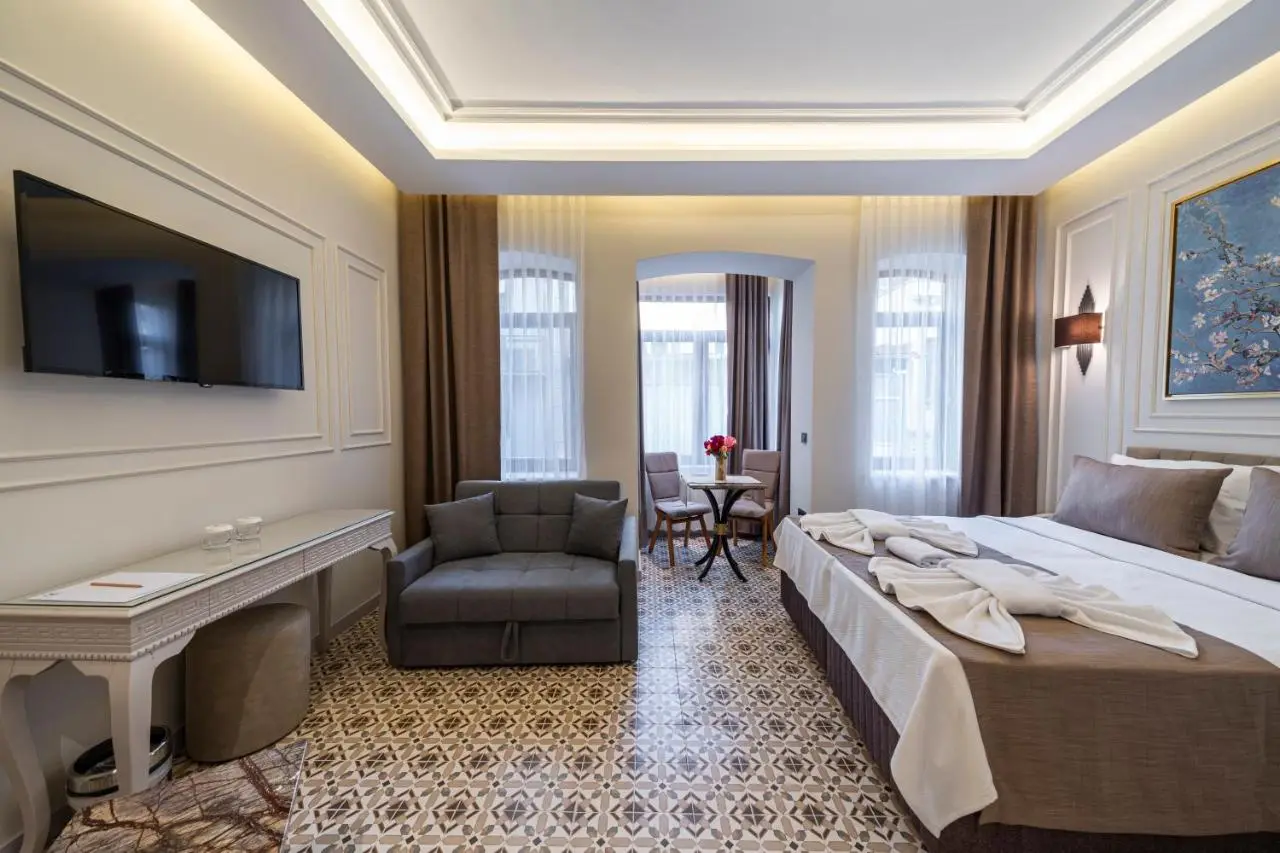 Pera Luna Premium Hotel