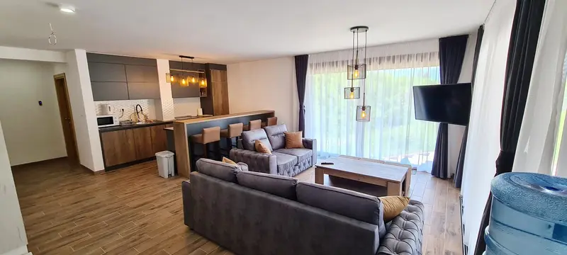 Ground floor, 3BDR, shared pool