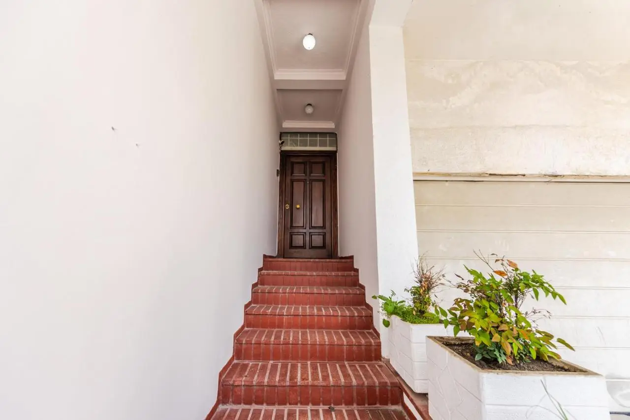 Tranquility Villa with Pool Private Garden & BBQ by PikHost