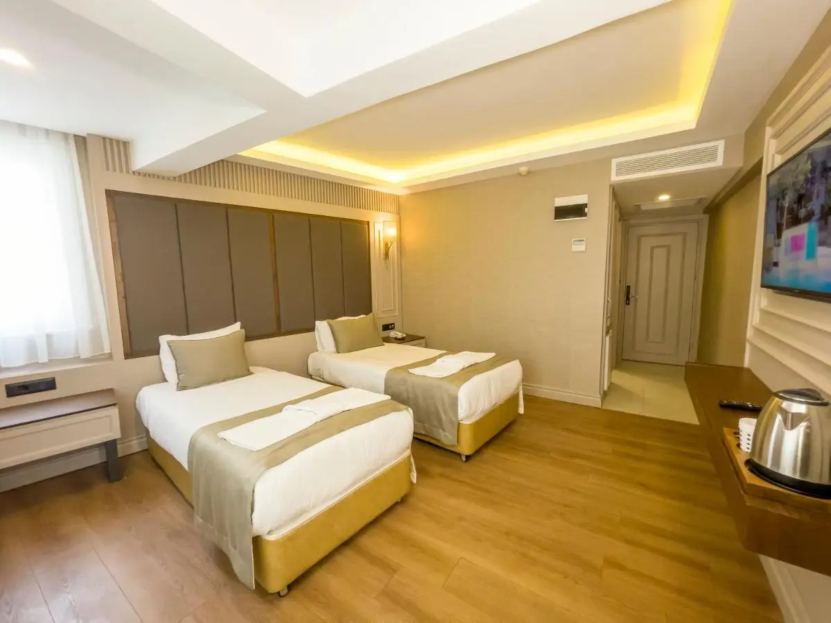 Martinenz Hotel Old City