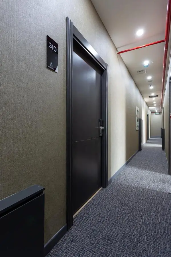 Atm Suit Otel