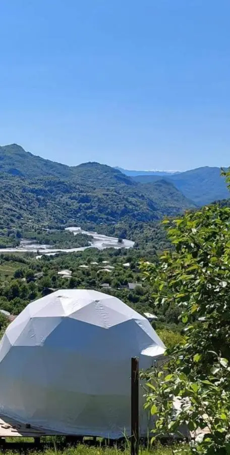 4 seasons. 4 სეზონი Glamping Georgia Racha