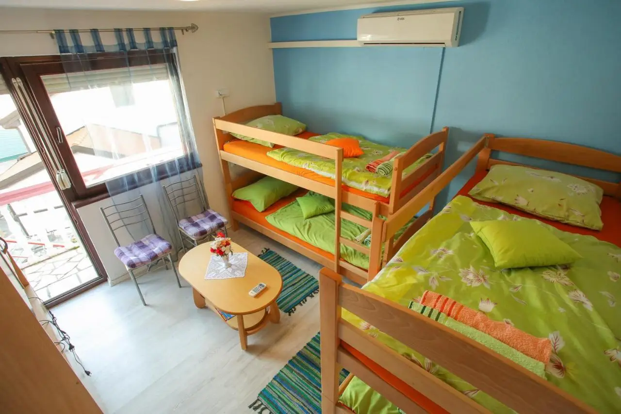 Hostel Adi