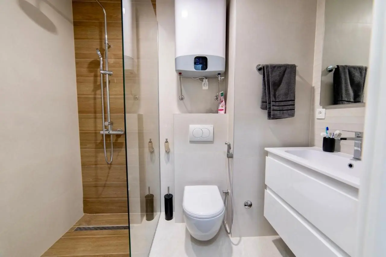 Old Town Heaven 3-bedroom apartment with balcony
