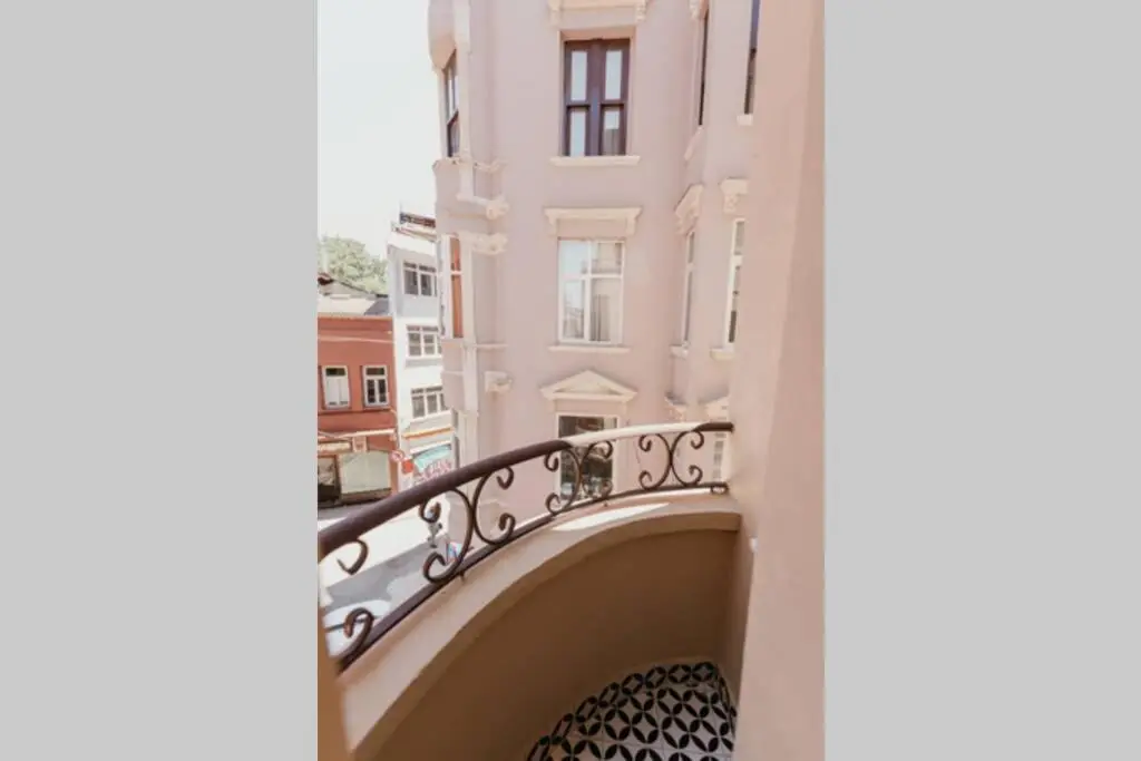 Galadoo Suites 2nd Floor