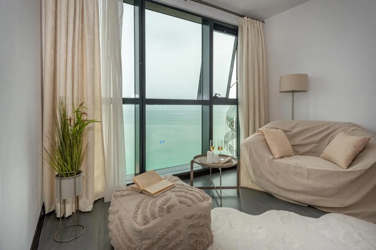 Sea Nirvana - Romantic Apartment with Sea View in Porta Batumi Tower