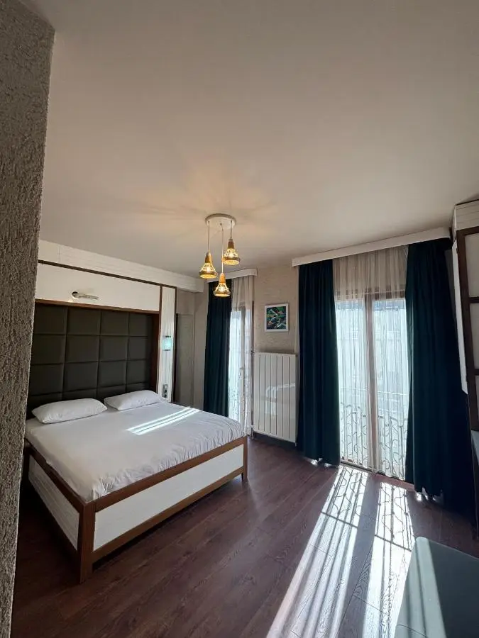 Mezzo Hotel