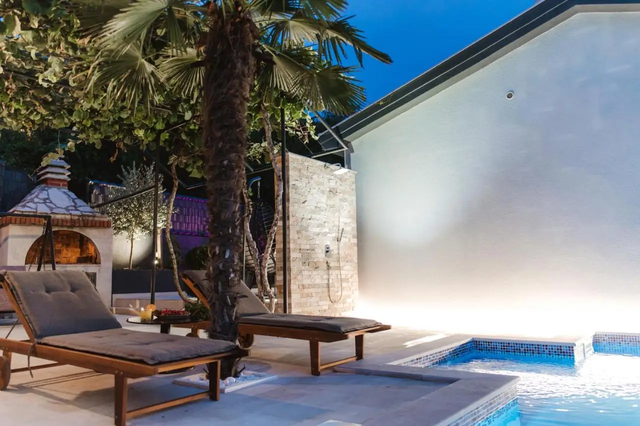 Villa View Mostar with Heated Pool & Jacuzzi