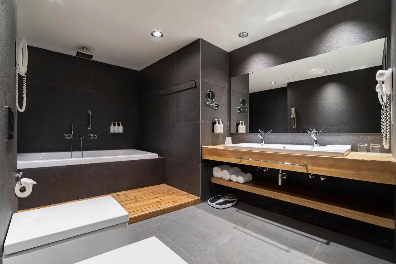 Holiday Inn - Tbilisi by IHG