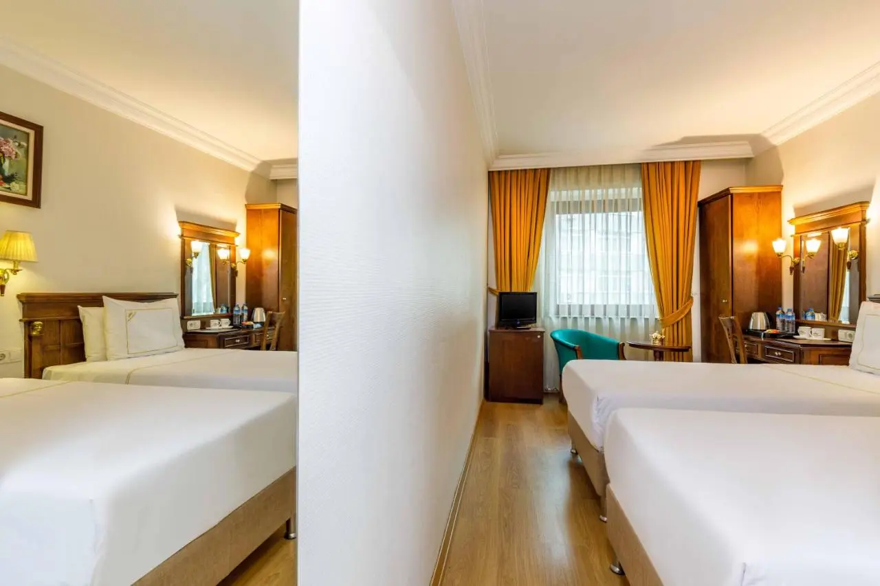 Golden Crown Hotel