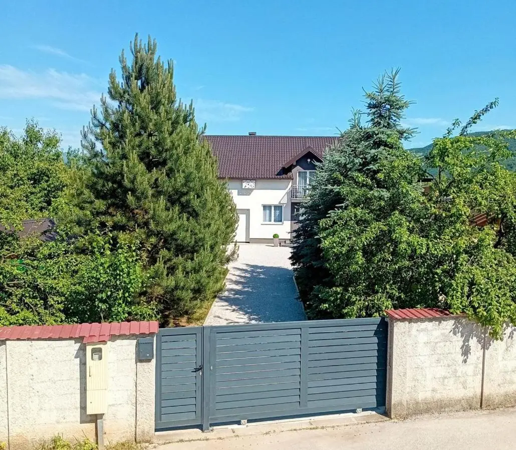 Villa 'Whispering Pines' Ilidža