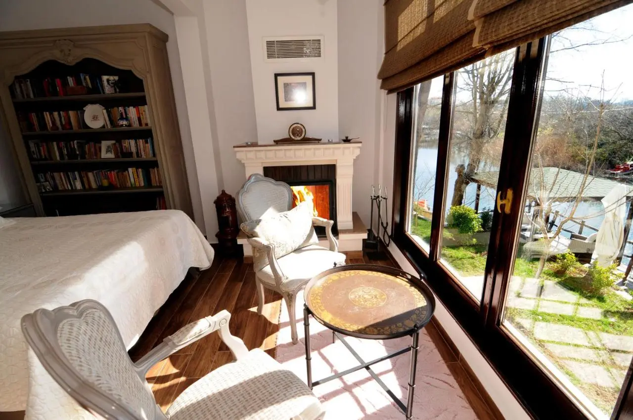 Beyaz Ev Agva - Adult only +15