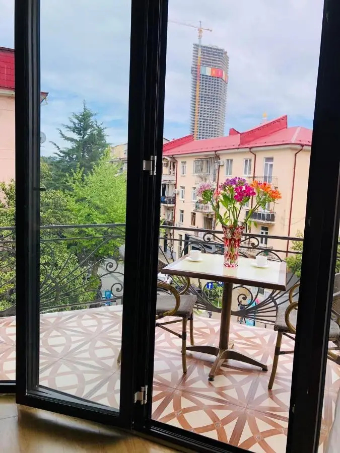 Eiffel Hotel
